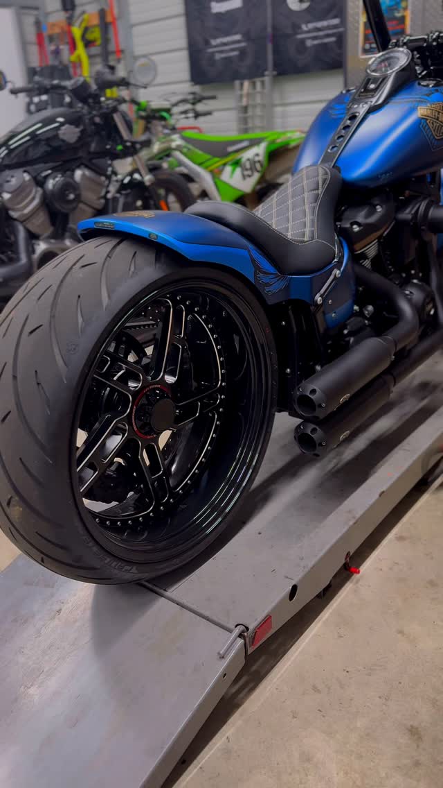 Ward Customs gallery 06-fat-boy-custom.jpg